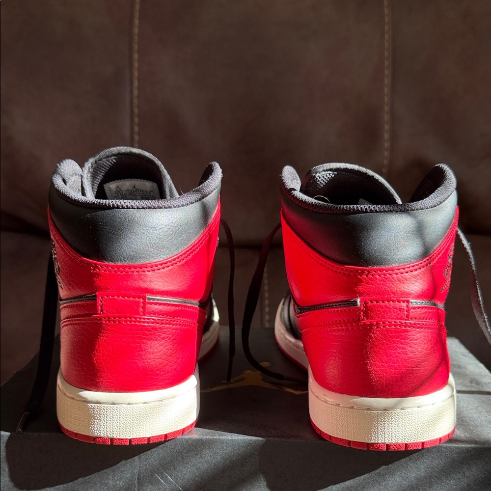 Nike Air Jordan I mid size - Picture 3 of 8